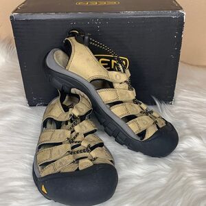 Keen Newport Leather Waterproof Hiking Water Sandal In Stone Nubuck Size 7